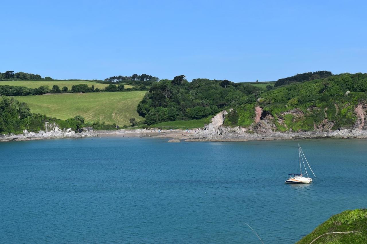Вилла Old Engine House Noss Mayo Экстерьер фото